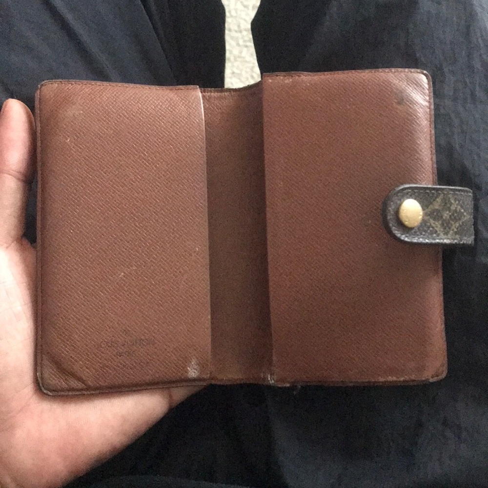 Louis Vuitton Wallet - Picture 4 of 4